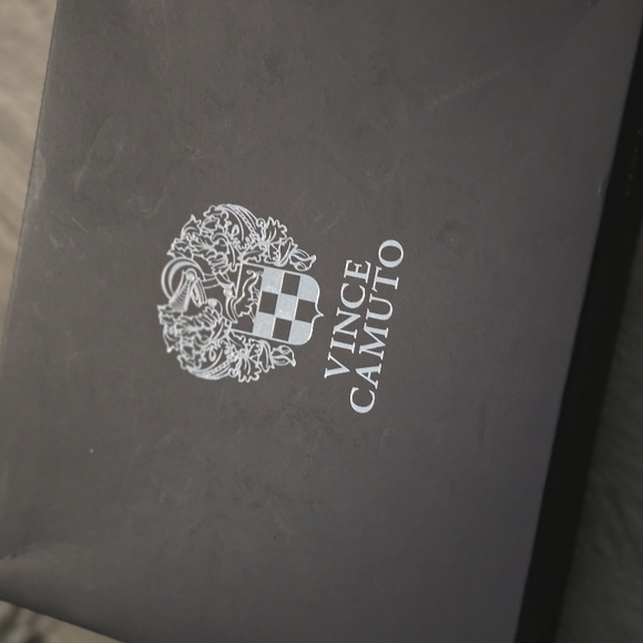 VV Evel Vince Camuto Heels - Picture 2 of 7